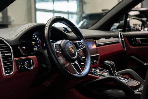 Porsche Cayenne 3.0 E-Hybrid *Sport-Chrono / PASM / Panorama / BOSE / Soft-Close / Surround-view* Porsche Cayenne 3.0 E-Hybrid *Sport-Chrono / PASM / Panorama / BOSE / Soft-Close / Surround-view*