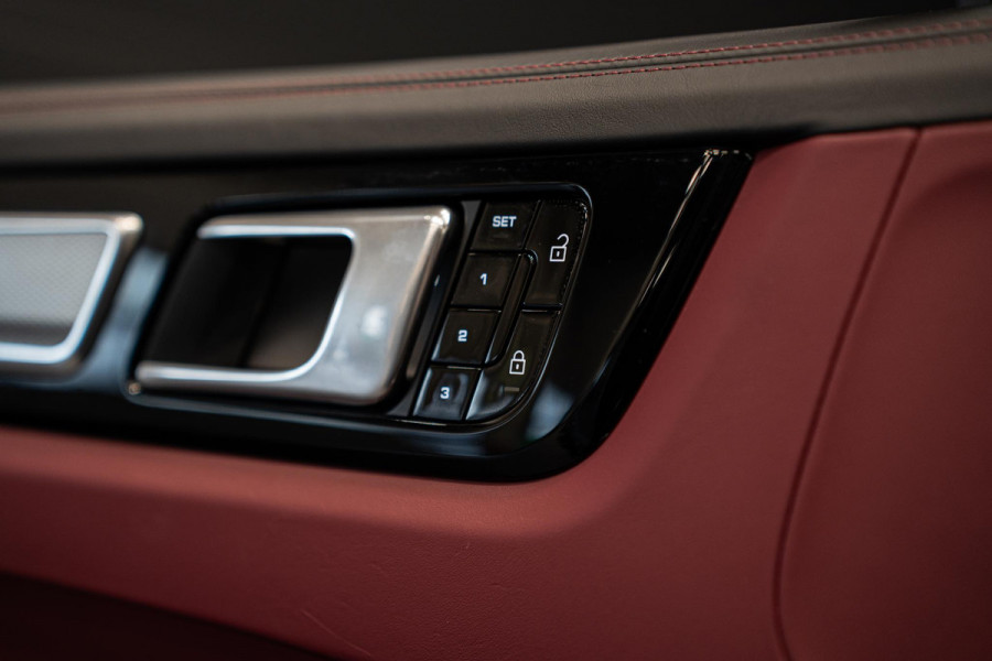 Porsche Cayenne 3.0 E-Hybrid *Sport-Chrono / PASM / Panorama / BOSE / Soft-Close / Surround-view* Porsche Cayenne 3.0 E-Hybrid *Sport-Chrono / PASM / Panorama / BOSE / Soft-Close / Surround-view*