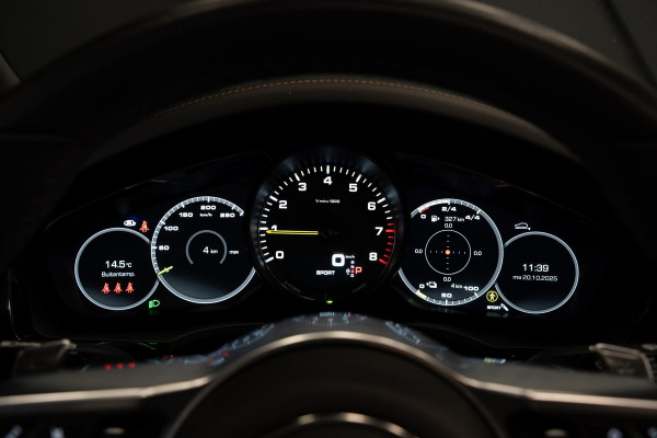 Porsche Cayenne 3.0 E-Hybrid *Sport-Chrono / PASM / Panorama / BOSE / Soft-Close / Surround-view* Porsche Cayenne 3.0 E-Hybrid *Sport-Chrono / PASM / Panorama / BOSE / Soft-Close / Surround-view*