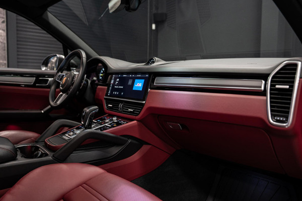 Porsche Cayenne 3.0 E-Hybrid *Sport-Chrono / PASM / Panorama / BOSE / Soft-Close / Surround-view* Porsche Cayenne 3.0 E-Hybrid *Sport-Chrono / PASM / Panorama / BOSE / Soft-Close / Surround-view*