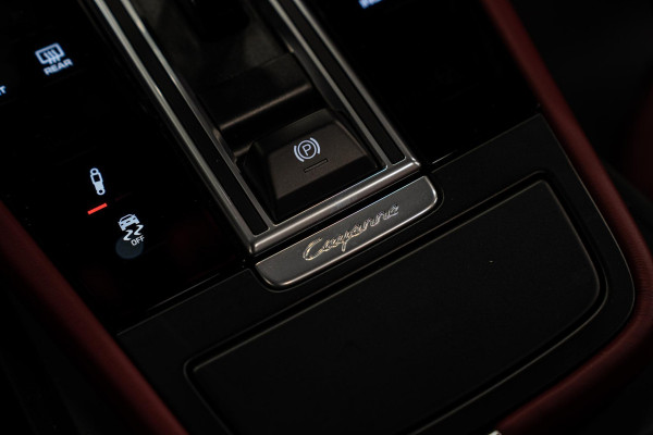 Porsche Cayenne 3.0 E-Hybrid *Sport-Chrono / PASM / Panorama / BOSE / Soft-Close / Surround-view* Porsche Cayenne 3.0 E-Hybrid *Sport-Chrono / PASM / Panorama / BOSE / Soft-Close / Surround-view*