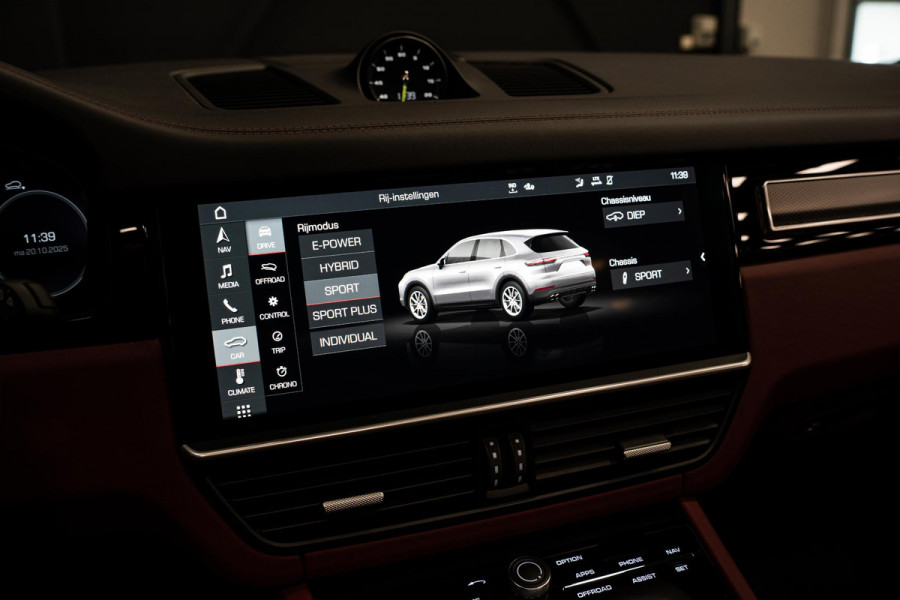 Porsche Cayenne 3.0 E-Hybrid *Sport-Chrono / PASM / Panorama / BOSE / Soft-Close / Surround-view* Porsche Cayenne 3.0 E-Hybrid *Sport-Chrono / PASM / Panorama / BOSE / Soft-Close / Surround-view*