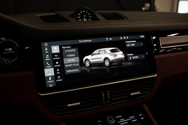 Porsche Cayenne 3.0 E-Hybrid *Sport-Chrono / PASM / Panorama / BOSE / Soft-Close / Surround-view* Porsche Cayenne 3.0 E-Hybrid *Sport-Chrono / PASM / Panorama / BOSE / Soft-Close / Surround-view*