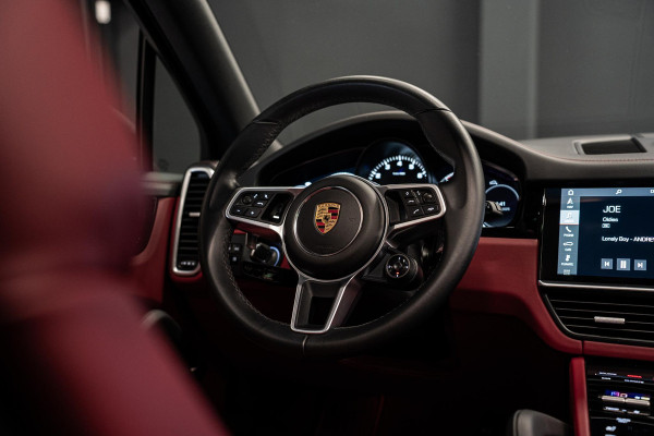 Porsche Cayenne 3.0 E-Hybrid *Sport-Chrono / PASM / Panorama / BOSE / Soft-Close / Surround-view* Porsche Cayenne 3.0 E-Hybrid *Sport-Chrono / PASM / Panorama / BOSE / Soft-Close / Surround-view*