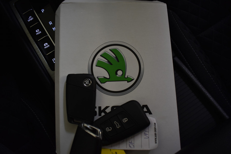 Škoda Octavia Combi TSI iV PHEV 204PK DSG HYBRID BUSINESS NAVI/CARPLAY/PDC Škoda Octavia Combi TSI iV PHEV 204PK DSG HYBRID BUSINESS NAVI/CARPLAY/PDC