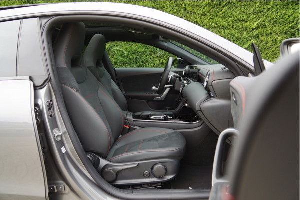 Mercedes-Benz CLA-Klasse CLA 250 e Coupé AMG Line Night | Pano Multibeam Sound Night Mercedes-Benz CLA-Klasse CLA 250 e Coupé AMG Line Night | Pano Multibeam Sound Night