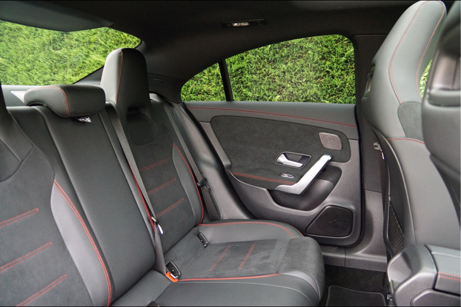 Mercedes-Benz CLA-Klasse CLA 250 e Coupé AMG Line Night | Pano Multibeam Sound Night Mercedes-Benz CLA-Klasse CLA 250 e Coupé AMG Line Night | Pano Multibeam Sound Night