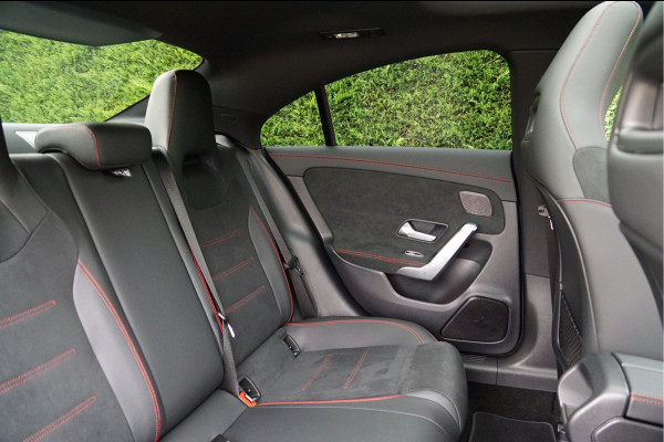 Mercedes-Benz CLA-Klasse CLA 250 e Coupé AMG Line Night | Pano Multibeam Sound Night Mercedes-Benz CLA-Klasse CLA 250 e Coupé AMG Line Night | Pano Multibeam Sound Night