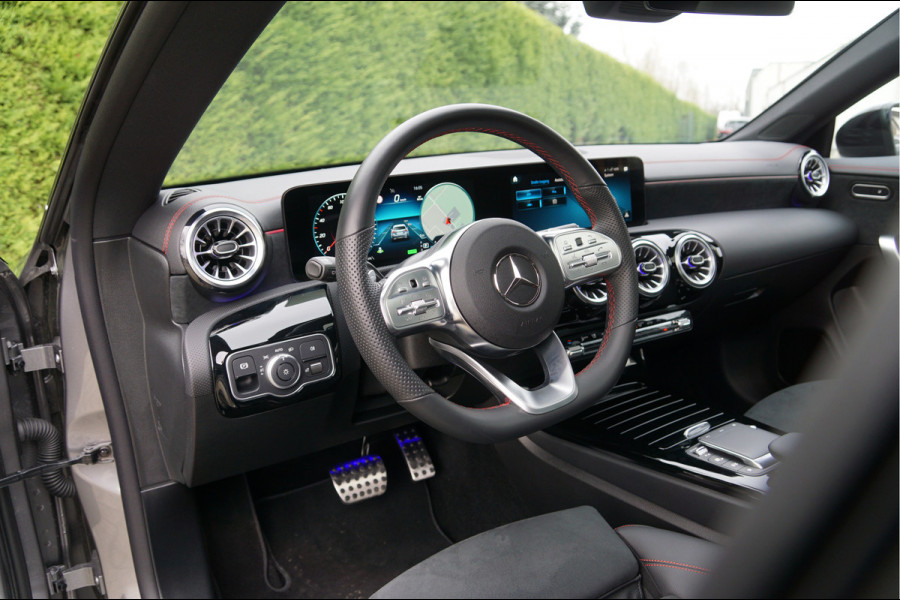 Mercedes-Benz CLA-Klasse CLA 250 e Coupé AMG Line Night | Pano Multibeam Sound Night Mercedes-Benz CLA-Klasse CLA 250 e Coupé AMG Line Night | Pano Multibeam Sound Night