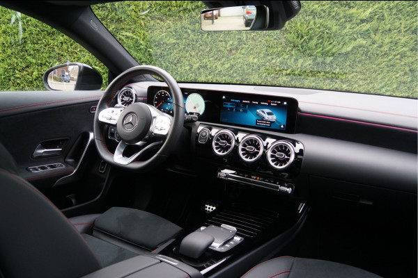 Mercedes-Benz CLA-Klasse CLA 250 e Coupé AMG Line Night | Pano Multibeam Sound Night Mercedes-Benz CLA-Klasse CLA 250 e Coupé AMG Line Night | Pano Multibeam Sound Night