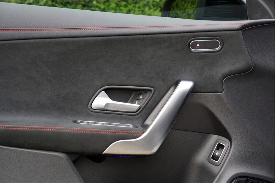 Mercedes-Benz CLA-Klasse CLA 250 e Coupé AMG Line Night | Pano Multibeam Sound Night Mercedes-Benz CLA-Klasse CLA 250 e Coupé AMG Line Night | Pano Multibeam Sound Night