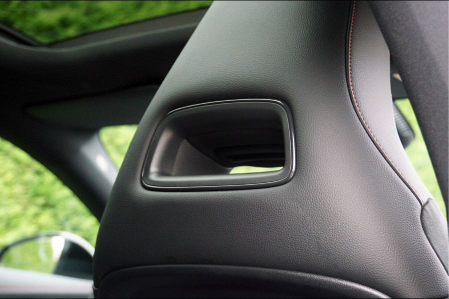 Mercedes-Benz CLA-Klasse CLA 250 e Coupé AMG Line Night | Pano Multibeam Sound Night Mercedes-Benz CLA-Klasse CLA 250 e Coupé AMG Line Night | Pano Multibeam Sound Night