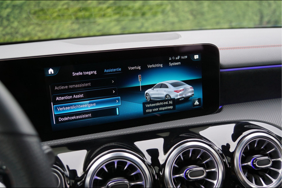 Mercedes-Benz CLA-Klasse CLA 250 e Coupé AMG Line Night | Pano Multibeam Sound Night Mercedes-Benz CLA-Klasse CLA 250 e Coupé AMG Line Night | Pano Multibeam Sound Night