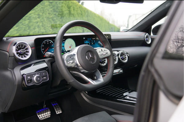 Mercedes-Benz CLA-Klasse CLA 250 e Coupé AMG Line Night | Pano Multibeam Sound Night Mercedes-Benz CLA-Klasse CLA 250 e Coupé AMG Line Night | Pano Multibeam Sound Night
