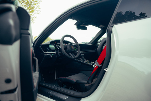 Porsche 911 4.0 GT3 ** Clubsport ** PPF ** PCCB ** Lift ** Carbon Dak ** PTV Plus ** 4-wiel sturing NP 295K ** NL geleverd ** NAP Porsche 911 4.0 GT3 ** Clubsport ** PPF ** PCCB ** Lift ** Carbon Dak ** PTV Plus ** 4-wiel sturing NP 295K ** NL geleverd ** NAP
