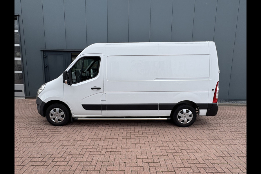 Renault Master T35 2.3 dCi 145pk Euro6 L2H2 Energy CAMERA/DAB/NAVI/CRUISE/PDC/TREKHAAK2.500KG Renault Master T35 2.3 dCi 145pk Euro6 L2H2 Energy CAMERA/DAB/NAVI/CRUISE/PDC/TREKHAAK2.500KG