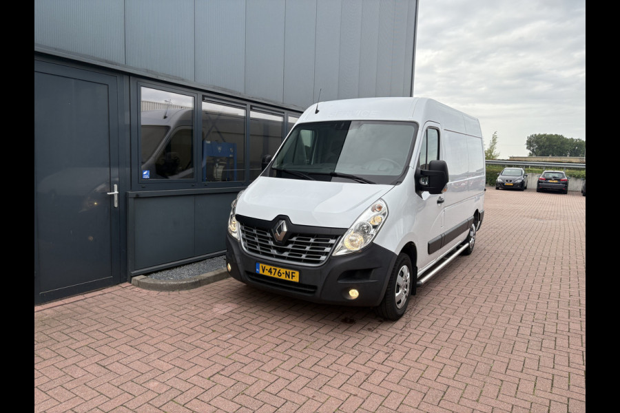 Renault Master T35 2.3 dCi 145pk Euro6 L2H2 Energy CAMERA/DAB/NAVI/CRUISE/PDC/TREKHAAK2.500KG Renault Master T35 2.3 dCi 145pk Euro6 L2H2 Energy CAMERA/DAB/NAVI/CRUISE/PDC/TREKHAAK2.500KG