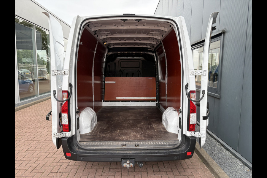 Renault Master T35 2.3 dCi 145pk Euro6 L2H2 Energy CAMERA/DAB/NAVI/CRUISE/PDC/TREKHAAK2.500KG Renault Master T35 2.3 dCi 145pk Euro6 L2H2 Energy CAMERA/DAB/NAVI/CRUISE/PDC/TREKHAAK2.500KG