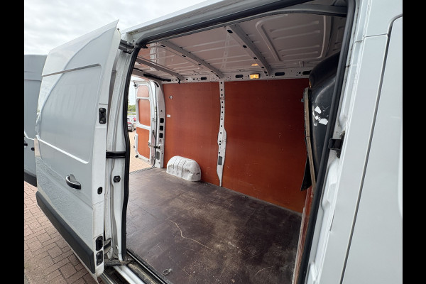 Renault Master T35 2.3 dCi 145pk Euro6 L2H2 Energy CAMERA/DAB/NAVI/CRUISE/PDC/TREKHAAK2.500KG Renault Master T35 2.3 dCi 145pk Euro6 L2H2 Energy CAMERA/DAB/NAVI/CRUISE/PDC/TREKHAAK2.500KG