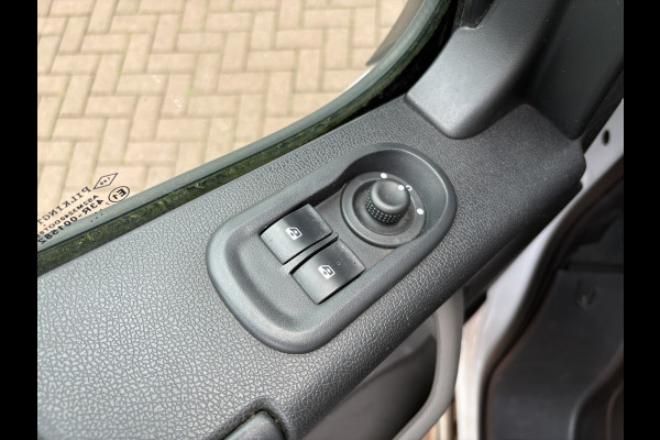 Renault Master T35 2.3 dCi 145pk Euro6 L2H2 Energy CAMERA/DAB/NAVI/CRUISE/PDC/TREKHAAK2.500KG Renault Master T35 2.3 dCi 145pk Euro6 L2H2 Energy CAMERA/DAB/NAVI/CRUISE/PDC/TREKHAAK2.500KG