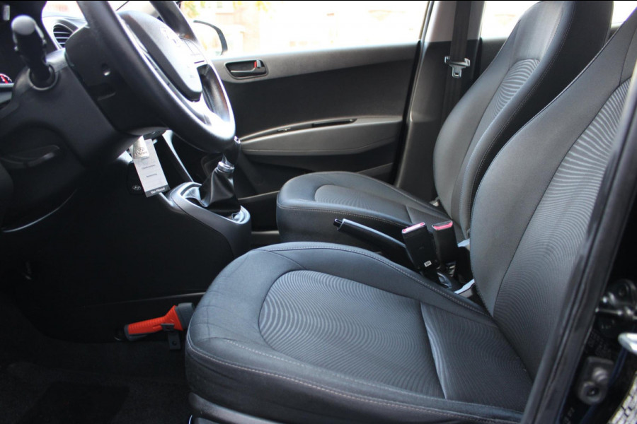 Hyundai i10 1.0i Comfort Airco Bluetooth Nap Hyundai i10 1.0i Comfort Airco Bluetooth Nap