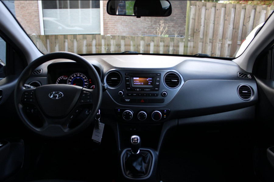 Hyundai i10 1.0i Comfort Airco Bluetooth Nap Hyundai i10 1.0i Comfort Airco Bluetooth Nap