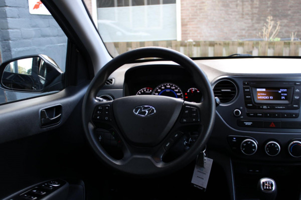 Hyundai i10 1.0i Comfort Airco Bluetooth Nap Hyundai i10 1.0i Comfort Airco Bluetooth Nap