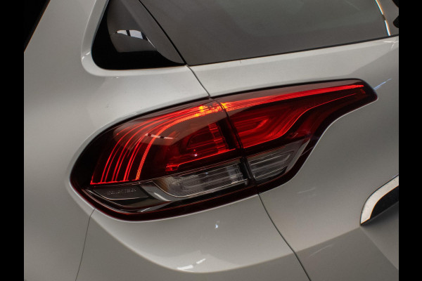 Renault Scénic 1.2 TCe Bose Sport (CARPLAY,NAVI,LED,SPORTSTOELEN,CAMERA,LEDER,TREKHAAK,PDC,CRUISE,CLIMATE,NETTESTAAT)