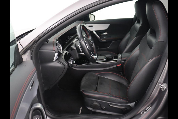Mercedes-Benz CLA-Klasse 180d Business Solution AMG | Stoelverwarming | Carplay | Camera | Leder/Alcantara | Navigatie | Widescreen | Sfeerverlichting | Designo Mountaingrijs Magno Mercedes-Benz CLA-Klasse 180d Business Solution AMG | Stoelverwarming | Carplay | Camera | Leder/Alcantara | Navigatie | Widescreen | Sfeerverlichting | Designo Mountaingrijs Magno
