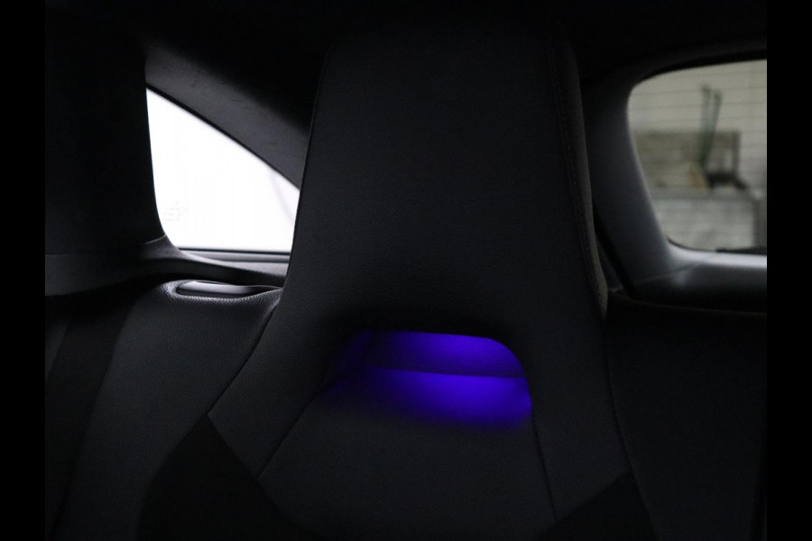 Mercedes-Benz CLA-Klasse 180d Business Solution AMG | Stoelverwarming | Carplay | Camera | Leder/Alcantara | Navigatie | Widescreen | Sfeerverlichting | Designo Mountaingrijs Magno Mercedes-Benz CLA-Klasse 180d Business Solution AMG | Stoelverwarming | Carplay | Camera | Leder/Alcantara | Navigatie | Widescreen | Sfeerverlichting | Designo Mountaingrijs Magno