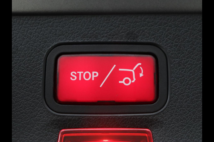 Mercedes-Benz CLA-Klasse 180d Business Solution AMG | Stoelverwarming | Carplay | Camera | Leder/Alcantara | Navigatie | Widescreen | Sfeerverlichting | Designo Mountaingrijs Magno Mercedes-Benz CLA-Klasse 180d Business Solution AMG | Stoelverwarming | Carplay | Camera | Leder/Alcantara | Navigatie | Widescreen | Sfeerverlichting | Designo Mountaingrijs Magno