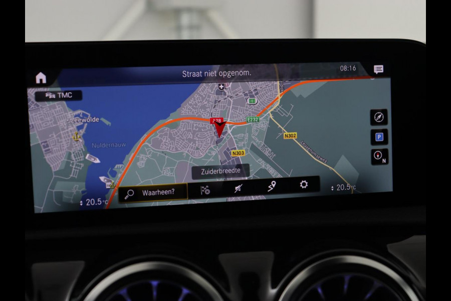 Mercedes-Benz CLA-Klasse 180d Business Solution AMG | Stoelverwarming | Carplay | Camera | Leder/Alcantara | Navigatie | Widescreen | Sfeerverlichting | Designo Mountaingrijs Magno Mercedes-Benz CLA-Klasse 180d Business Solution AMG | Stoelverwarming | Carplay | Camera | Leder/Alcantara | Navigatie | Widescreen | Sfeerverlichting | Designo Mountaingrijs Magno