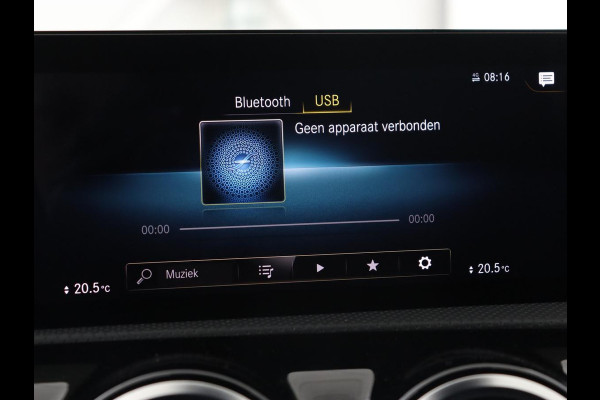 Mercedes-Benz CLA-Klasse 180d Business Solution AMG | Stoelverwarming | Carplay | Camera | Leder/Alcantara | Navigatie | Widescreen | Sfeerverlichting | Designo Mountaingrijs Magno Mercedes-Benz CLA-Klasse 180d Business Solution AMG | Stoelverwarming | Carplay | Camera | Leder/Alcantara | Navigatie | Widescreen | Sfeerverlichting | Designo Mountaingrijs Magno