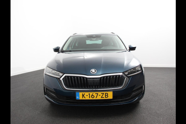 Škoda Octavia Combi 1.0 TSI 110pk Business Edition | Navigatie | Digitale Cockpit | Lichtmetalen velgen | Climate Control | Camera | Cruise control Škoda Octavia Combi 1.0 TSI 110pk Business Edition | Navigatie | Digitale Cockpit | Lichtmetalen velgen | Climate Control | Camera | Cruise control