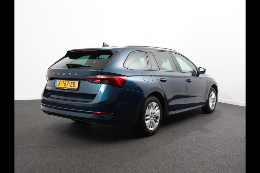 Škoda Octavia Combi 1.0 TSI 110pk Business Edition | Navigatie | Digitale Cockpit | Lichtmetalen velgen | Climate Control | Camera | Cruise control Škoda Octavia Combi 1.0 TSI 110pk Business Edition | Navigatie | Digitale Cockpit | Lichtmetalen velgen | Climate Control | Camera | Cruise control