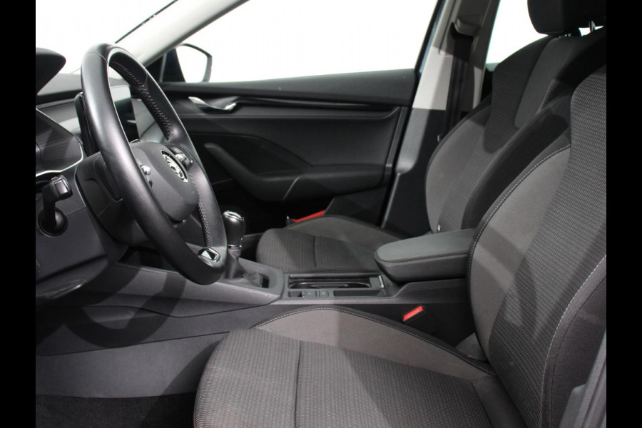 Škoda Octavia Combi 1.0 TSI 110pk Business Edition | Navigatie | Digitale Cockpit | Lichtmetalen velgen | Climate Control | Camera | Cruise control Škoda Octavia Combi 1.0 TSI 110pk Business Edition | Navigatie | Digitale Cockpit | Lichtmetalen velgen | Climate Control | Camera | Cruise control