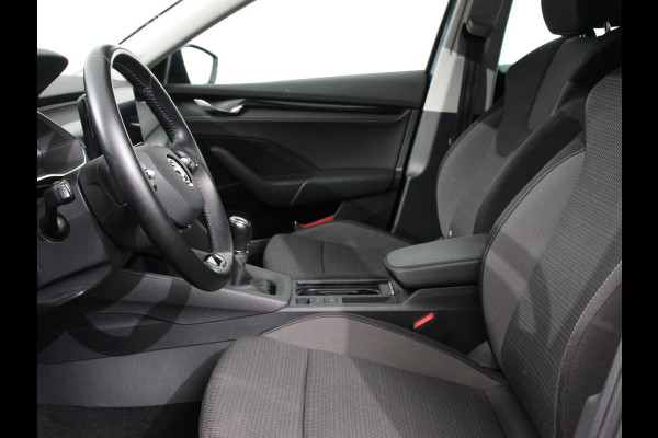Škoda Octavia Combi 1.0 TSI 110pk Business Edition | Navigatie | Digitale Cockpit | Lichtmetalen velgen | Climate Control | Camera | Cruise control Škoda Octavia Combi 1.0 TSI 110pk Business Edition | Navigatie | Digitale Cockpit | Lichtmetalen velgen | Climate Control | Camera | Cruise control