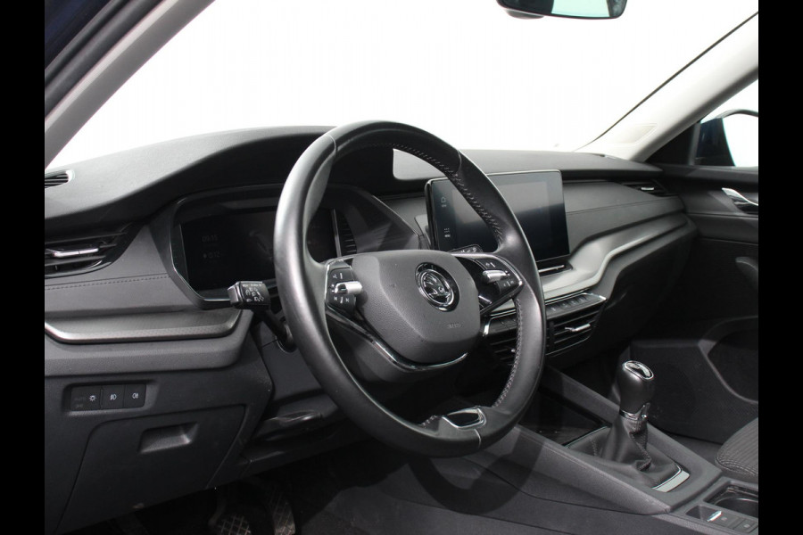 Škoda Octavia Combi 1.0 TSI 110pk Business Edition | Navigatie | Digitale Cockpit | Lichtmetalen velgen | Climate Control | Camera | Cruise control Škoda Octavia Combi 1.0 TSI 110pk Business Edition | Navigatie | Digitale Cockpit | Lichtmetalen velgen | Climate Control | Camera | Cruise control