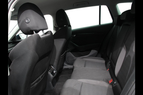 Škoda Octavia Combi 1.0 TSI 110pk Business Edition | Navigatie | Digitale Cockpit | Lichtmetalen velgen | Climate Control | Camera | Cruise control Škoda Octavia Combi 1.0 TSI 110pk Business Edition | Navigatie | Digitale Cockpit | Lichtmetalen velgen | Climate Control | Camera | Cruise control