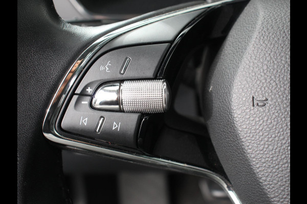 Škoda Octavia Combi 1.0 TSI 110pk Business Edition | Navigatie | Digitale Cockpit | Lichtmetalen velgen | Climate Control | Camera | Cruise control Škoda Octavia Combi 1.0 TSI 110pk Business Edition | Navigatie | Digitale Cockpit | Lichtmetalen velgen | Climate Control | Camera | Cruise control