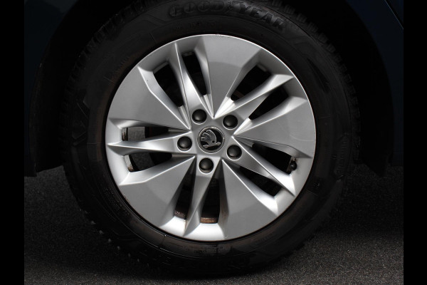 Škoda Octavia Combi 1.0 TSI 110pk Business Edition | Navigatie | Digitale Cockpit | Lichtmetalen velgen | Climate Control | Camera | Cruise control Škoda Octavia Combi 1.0 TSI 110pk Business Edition | Navigatie | Digitale Cockpit | Lichtmetalen velgen | Climate Control | Camera | Cruise control