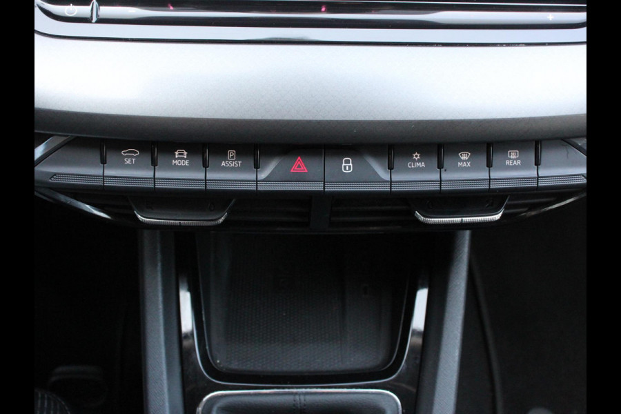 Škoda Octavia Combi 1.0 TSI 110pk Business Edition | Navigatie | Digitale Cockpit | Lichtmetalen velgen | Climate Control | Camera | Cruise control Škoda Octavia Combi 1.0 TSI 110pk Business Edition | Navigatie | Digitale Cockpit | Lichtmetalen velgen | Climate Control | Camera | Cruise control