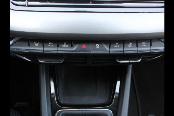 Škoda Octavia Combi 1.0 TSI 110pk Business Edition | Navigatie | Digitale Cockpit | Lichtmetalen velgen | Climate Control | Camera | Cruise control Škoda Octavia Combi 1.0 TSI 110pk Business Edition | Navigatie | Digitale Cockpit | Lichtmetalen velgen | Climate Control | Camera | Cruise control