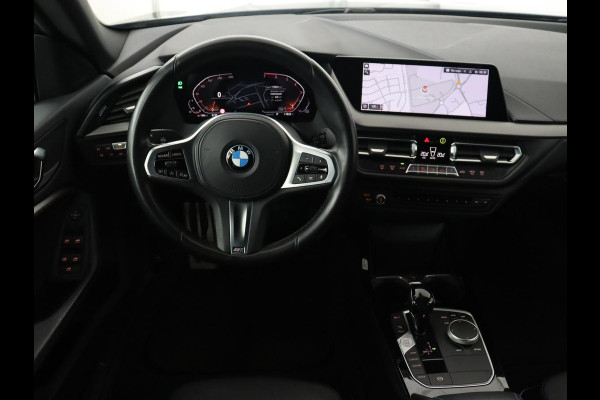 BMW 2 Serie Gran Coupé 218i M Sport | Sportstoelen | Camera | Carplay | Live Cockpit | Half leder | Navigatie | Sfeerverlichting | Full LED | Climate control