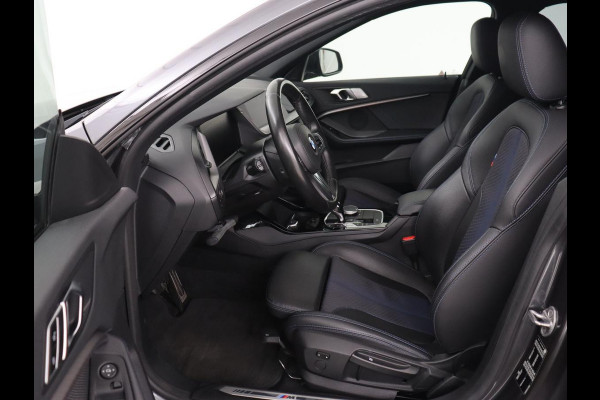 BMW 2 Serie Gran Coupé 218i M Sport | Sportstoelen | Camera | Carplay | Live Cockpit | Half leder | Navigatie | Sfeerverlichting | Full LED | Climate control