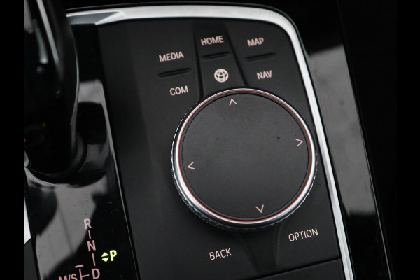 BMW 2 Serie Gran Coupé 218i M Sport | Sportstoelen | Camera | Carplay | Live Cockpit | Half leder | Navigatie | Sfeerverlichting | Full LED | Climate control