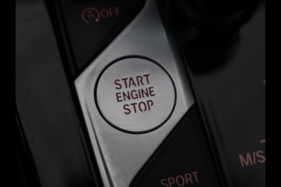 BMW 2 Serie Gran Coupé 218i M Sport | Sportstoelen | Camera | Carplay | Live Cockpit | Half leder | Navigatie | Sfeerverlichting | Full LED | Climate control