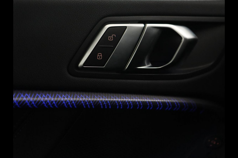 BMW 2 Serie Gran Coupé 218i M Sport | Sportstoelen | Camera | Carplay | Live Cockpit | Half leder | Navigatie | Sfeerverlichting | Full LED | Climate control