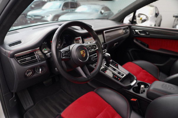 Porsche Macan 2.9 GTS | SportChrono | Panorama | Facelift | Adaptieve Cruise | 360 Cam | 21 inch | Carbon | Burmester | BTW Auto | Porsche Macan 2.9 GTS | SportChrono | Panorama | Facelift | Adaptieve Cruise | 360 Cam | 21 inch | Carbon | Burmester | BTW Auto |