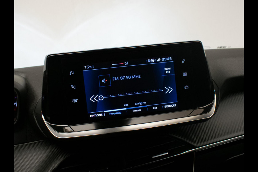 Peugeot 208 1.2 PureTech Active Sport (APPLE CARPLAY,NAVI,CRUISE,PDC,CLIMATE,LED,WHITE EDITION,SPORTSTOELEN,NETTE STAAT) Peugeot 208 1.2 PureTech Active Sport (APPLE CARPLAY,NAVI,CRUISE,PDC,CLIMATE,LED,WHITE EDITION,SPORTSTOELEN,NETTE STAAT)